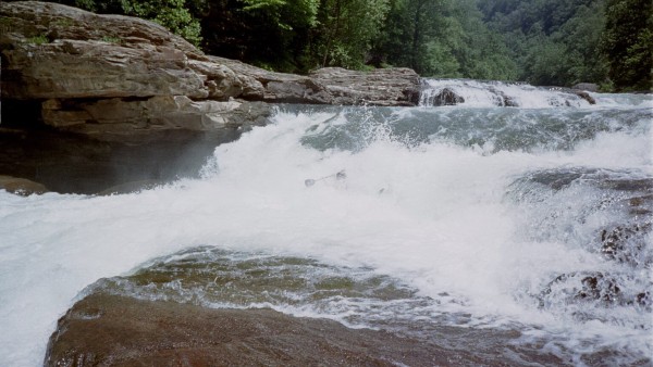 Gordon Byrd getting trashed at ElHorrendo on the Russell Fork River