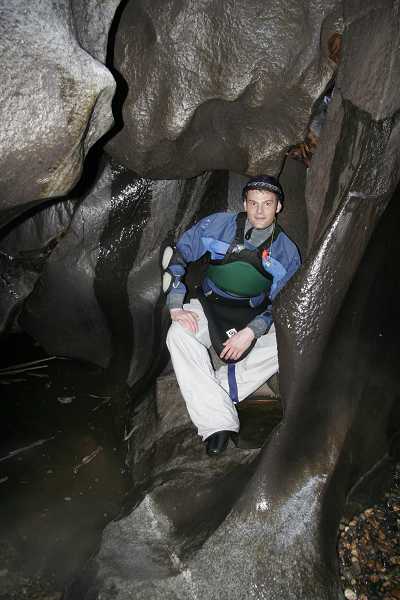 Coursegold Creek, Cave