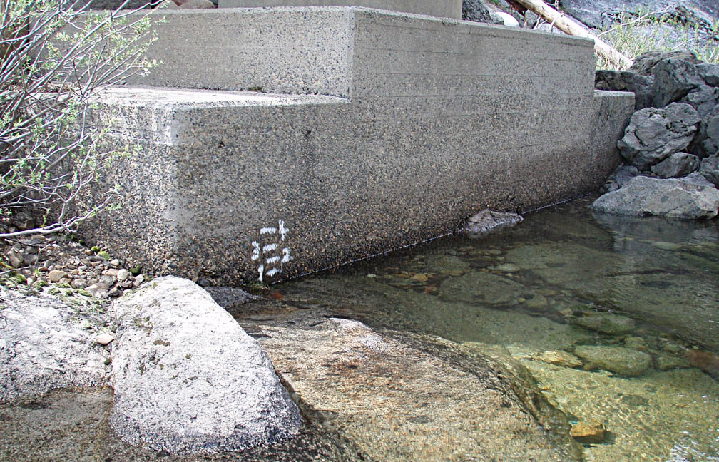 Gauging Rock at Dinkey Rd. Bridge