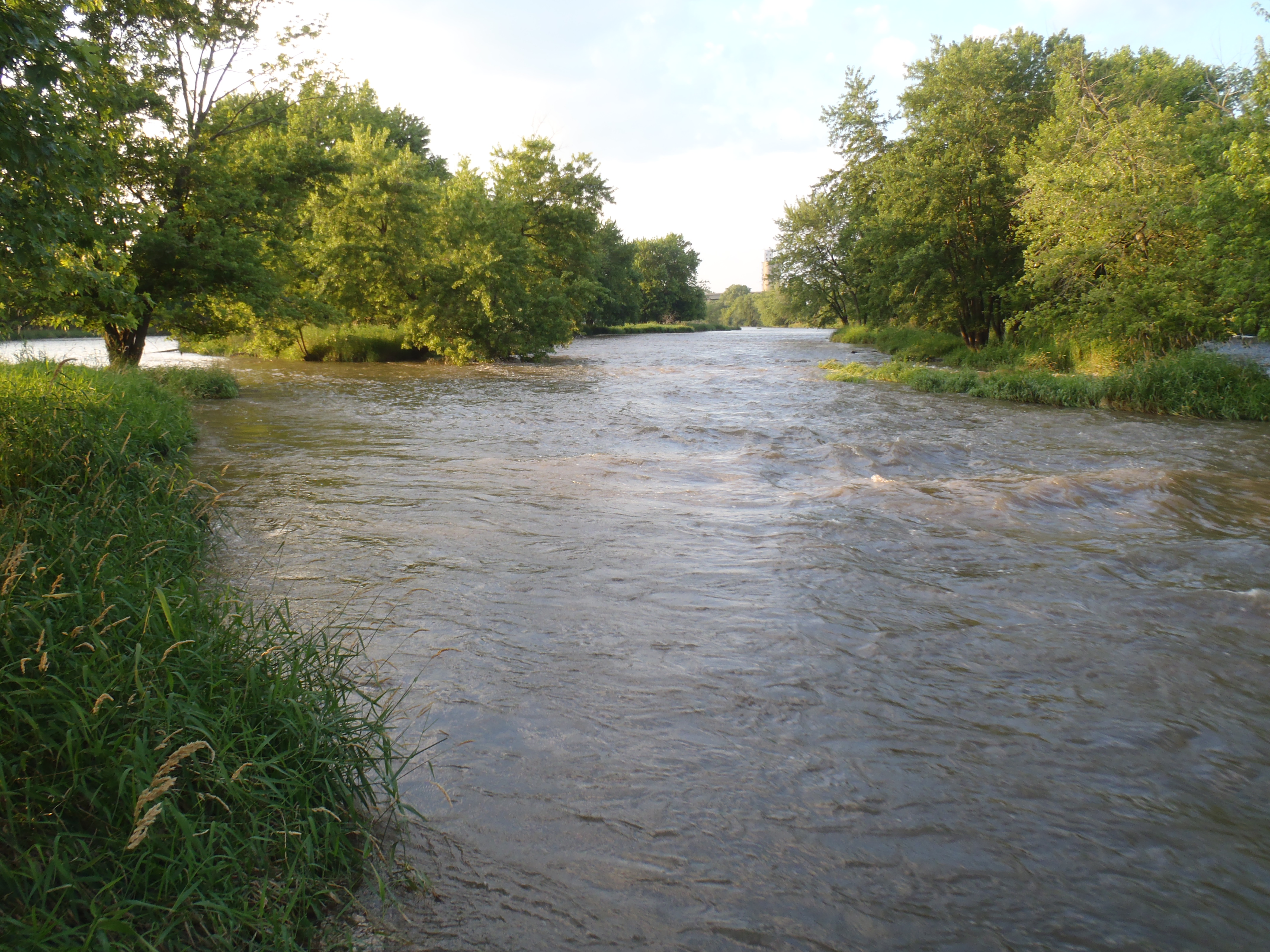 looking upstream from main channel above the drop ~1700cfs, 6/24/10