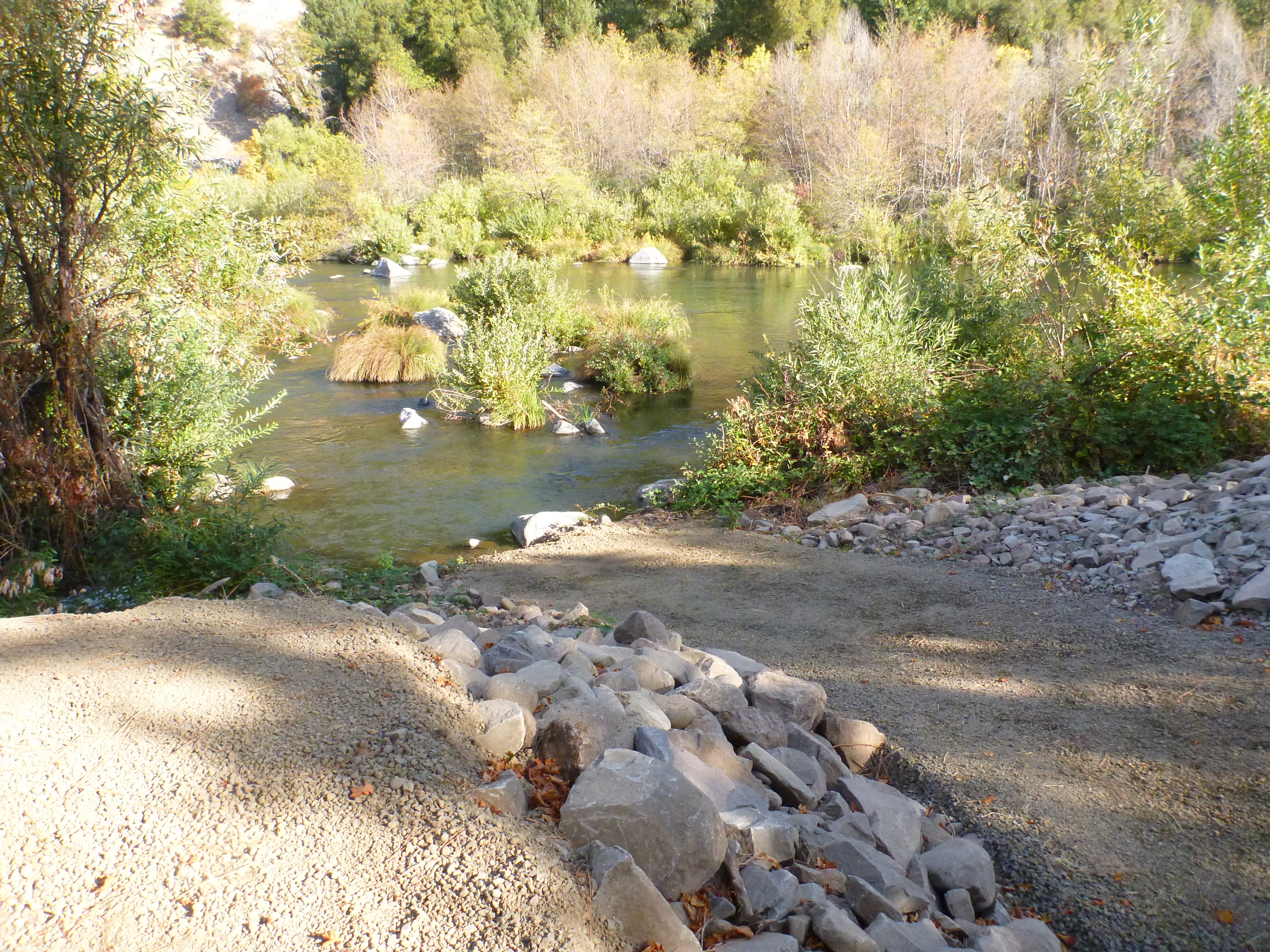 Madesi River Access at Pit 5 Dam Put-in