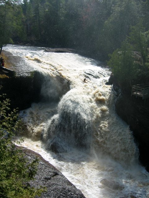 Rainbow falls 3rd in sequence