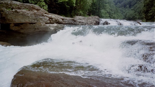 Gordon Byrd getting trashed at ElHorrendo on the Russell Fork River