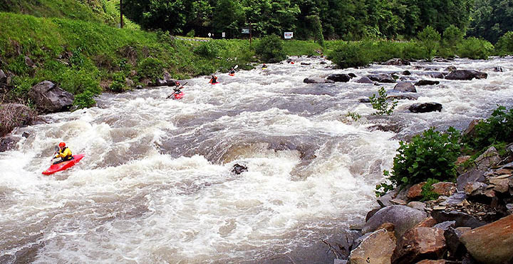 (RM) Tapoco Lodge Rapid