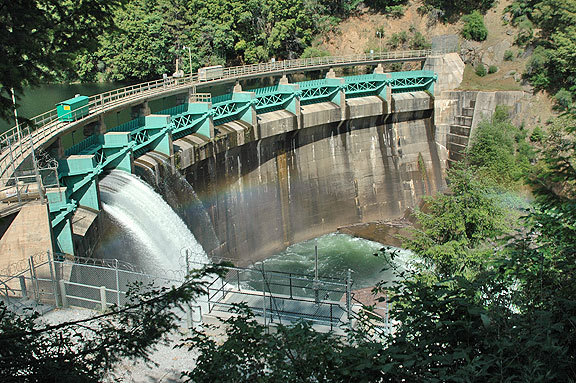 N Mok Dam Spilling