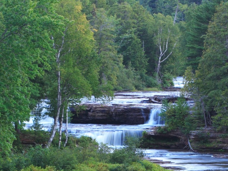 Lower Falls, Double Drop, right side of island