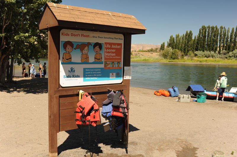 Life Jacket Loaner Station at Heritage Landing