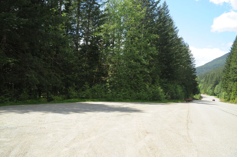 Pull-Out at Day Use Area for Alpine Falls