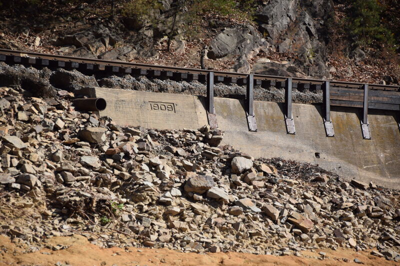 1909 Retaining wall