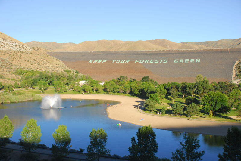 Lucky Peak Dam