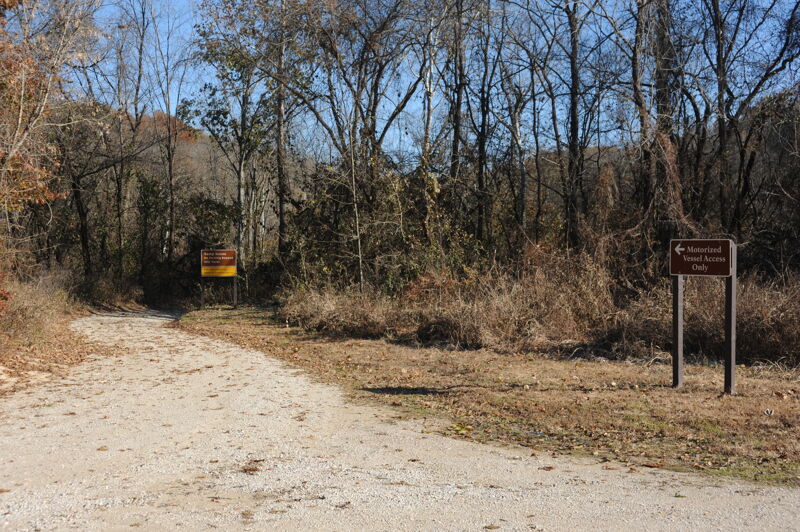 Signs at Chilton Creek Access