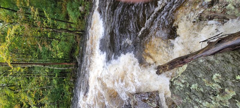 Put-in wave at 10 ft